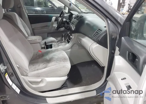 2011 Toyota Highlander Base V6 из США, поврежденный, VIN 5TDBK3EH3BS071468